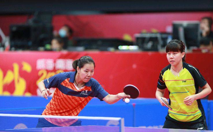 于他们的足 于他们的足